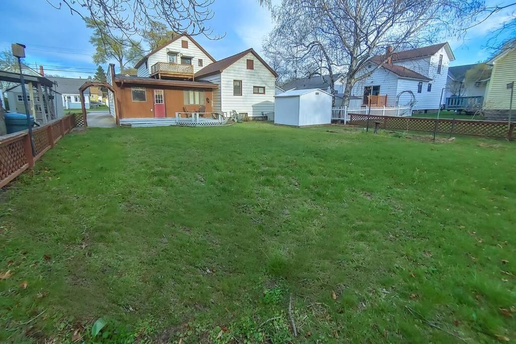 Huge Historic, W/Large Yard & Close To Beach Manistee Luaran gambar