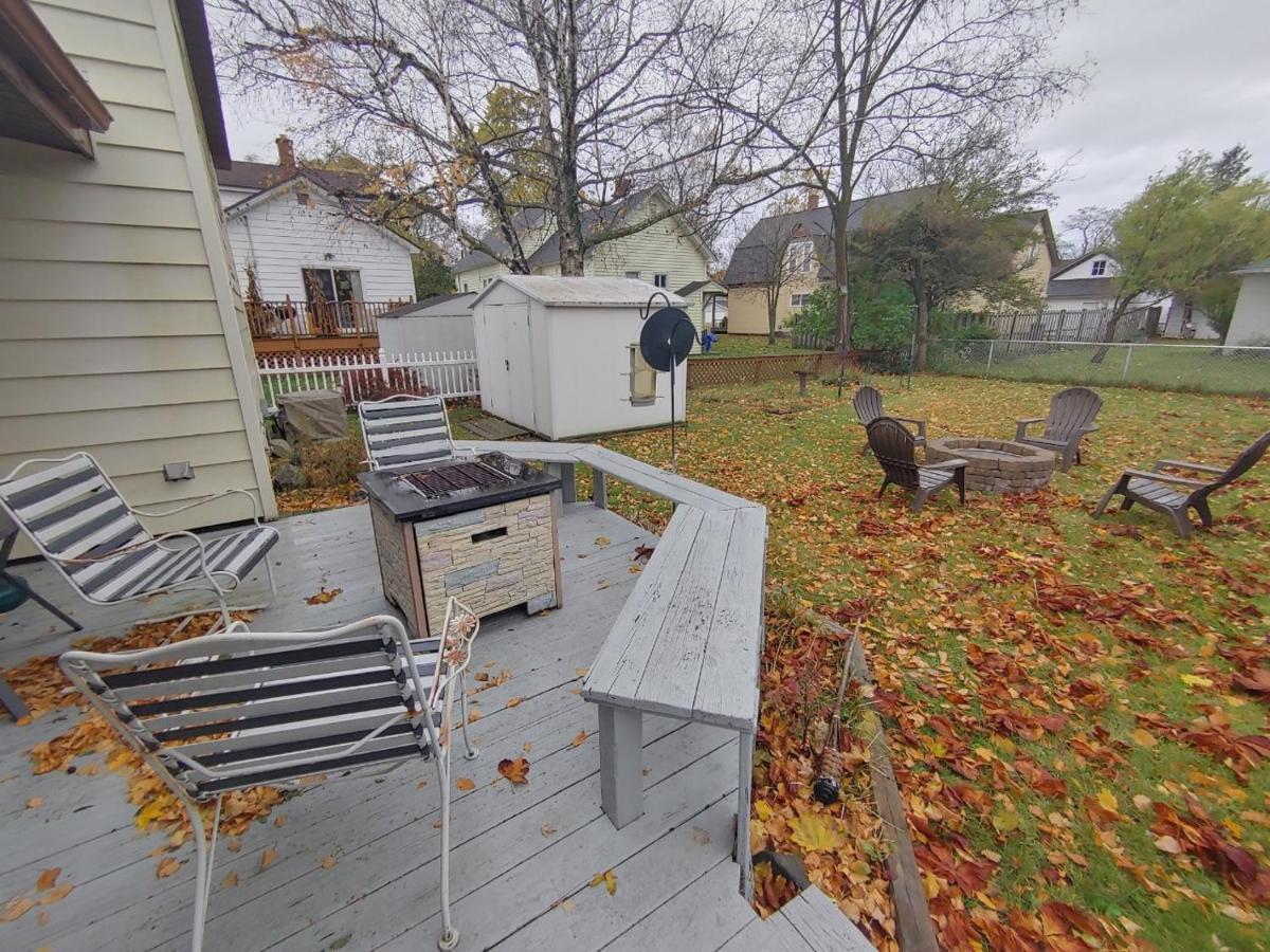 Huge Historic, W/Large Yard & Close To Beach Manistee Luaran gambar